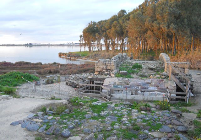 laguna-santa-giusta-e-ponte romano