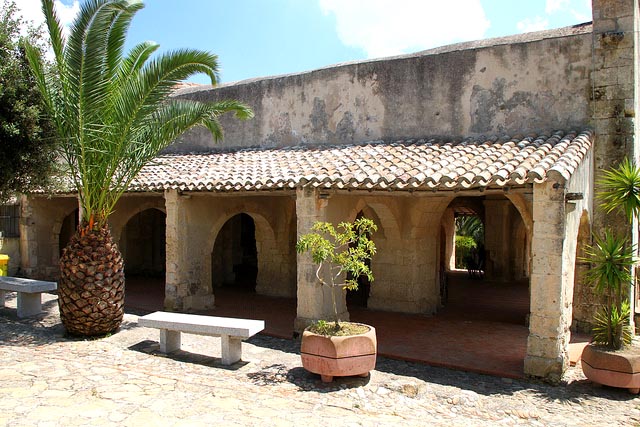 chiesa-san-gemiliano-sestu-vista-laterale