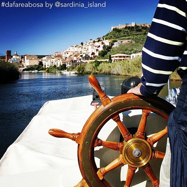 in-barca-sul-temo-a-bosa
