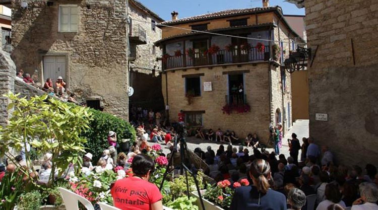 festival-delle-storie-gavoi-pubblico