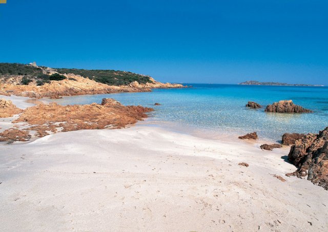 spiaggia-li-coggj-arzachena