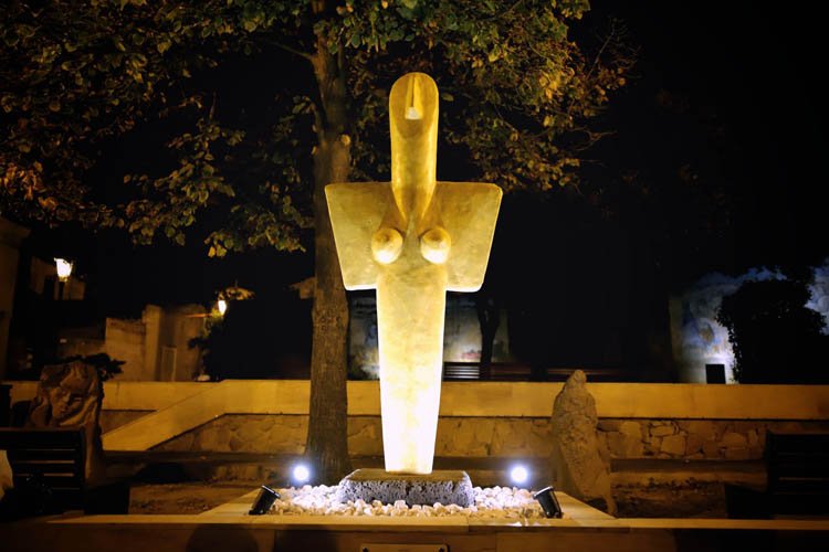 monumento_madre_mediterranea_selegas