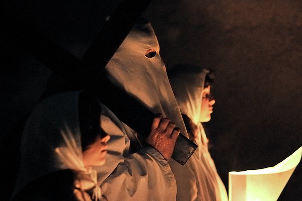 lunissanti-castelsardo-mistero-croce-con-consorelle