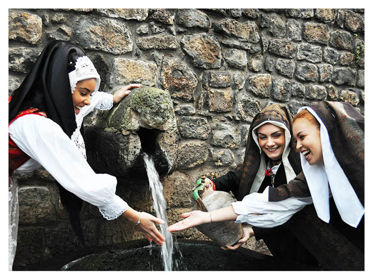 ragazze_in_costume_bonarcado