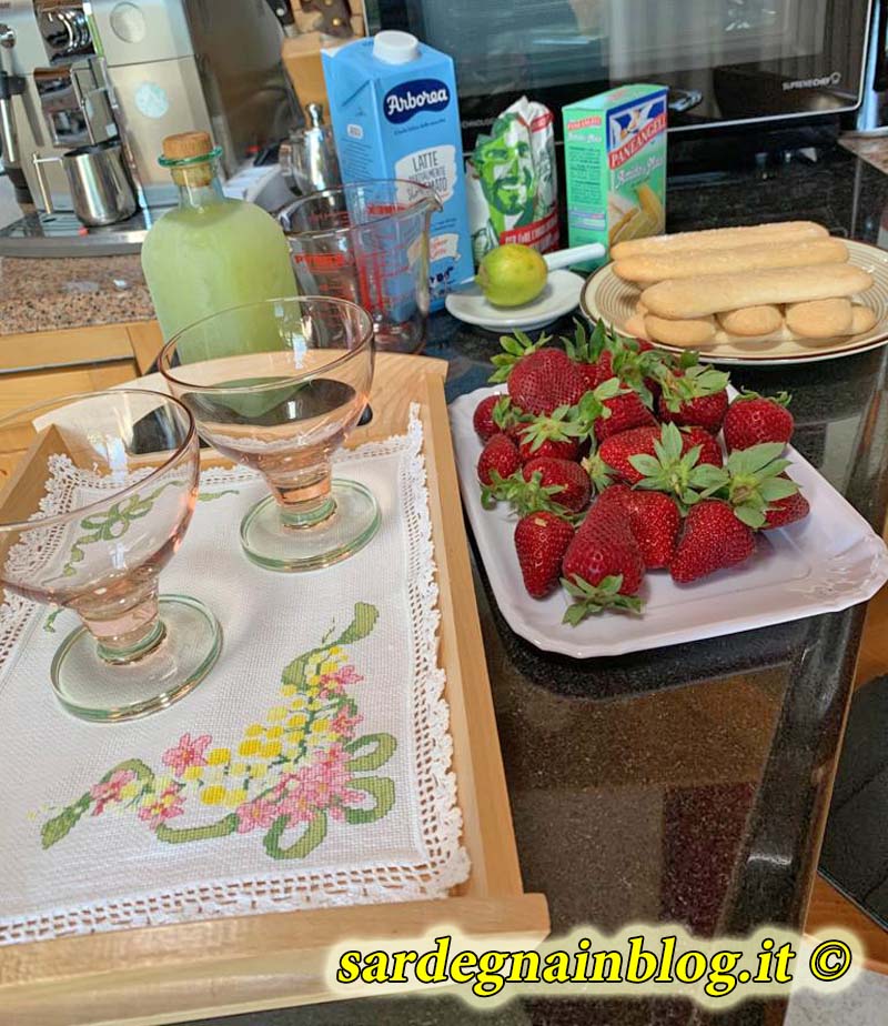 ingredienti_tiramisu_leggero_alle_fragole
