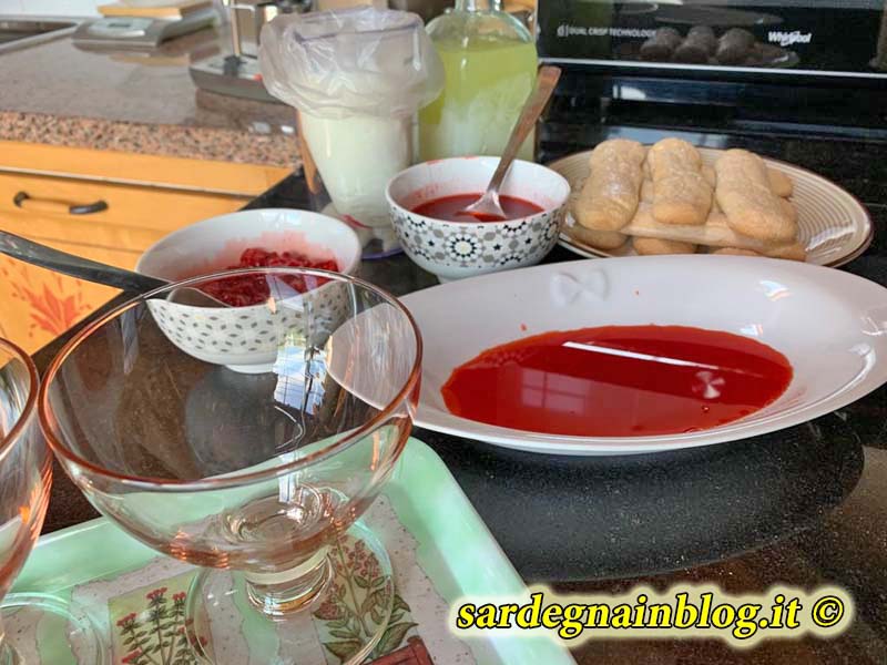 preparazione_semifreddo_leggero_alle_fragole