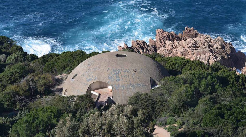 La Cupola di Antonioni, immersa nel verde