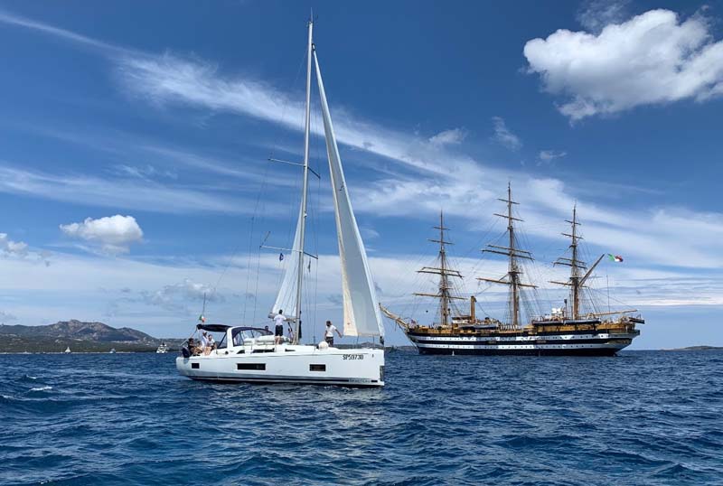 Amerigo Vespucci nel mare della Sardegna