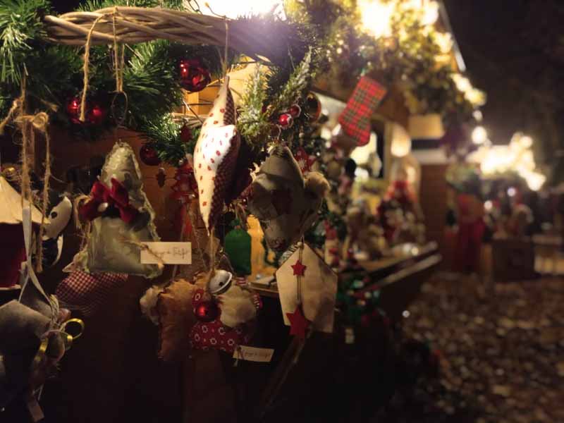 Villaggio di Babbo Natale a Ossi, stand