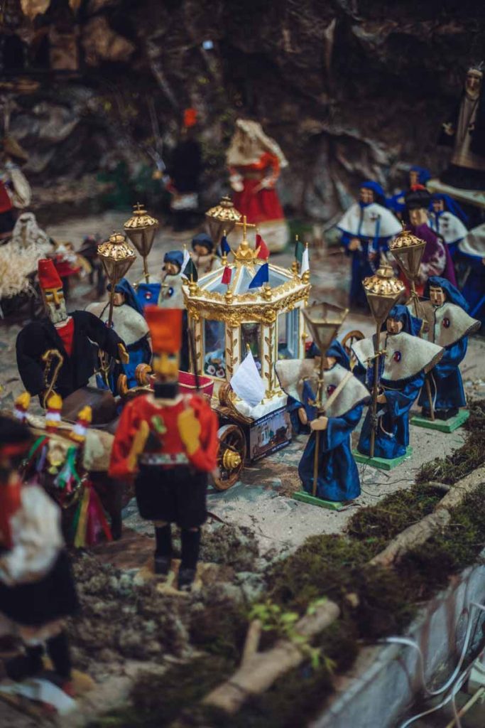 Cocchio di Sant'Efisio nel presepe artistico sardo nella chiesa di Sant'Efisio a Cagliari