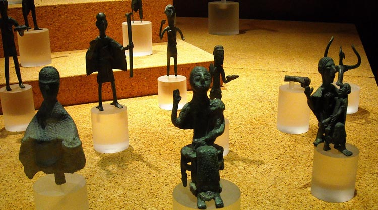 bronzetti-nuragici-museo-archeologico-cagliari