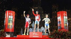 aru-sul-podio-della-vuelta-madrid