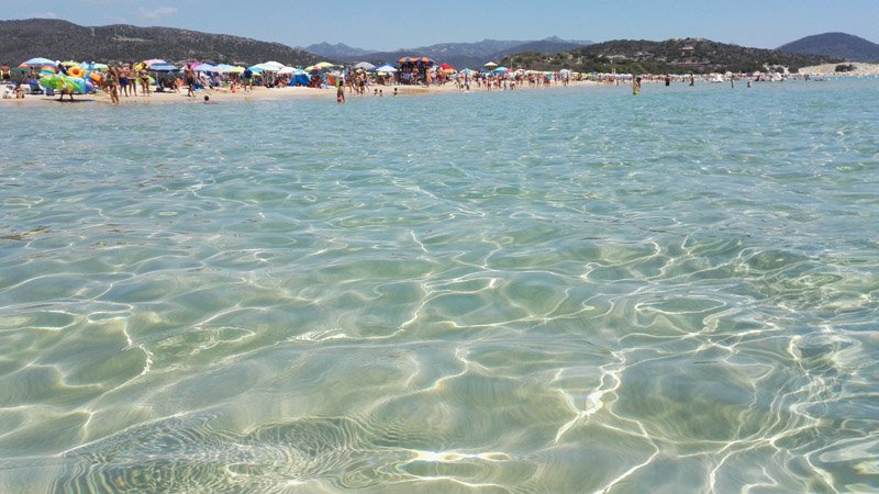 spiaggia-su-giudeu-chia-acqua