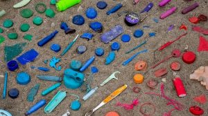 inquinamento-plastica-spiaggia
