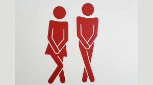 Si può fare la pipì in strada?