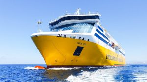 Nave traghetto della Sardinia Ferries