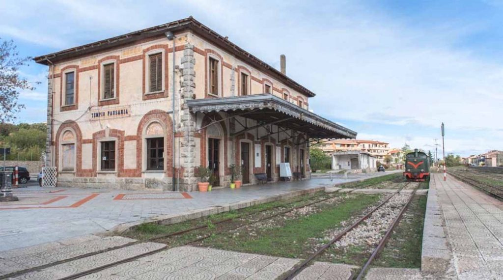Vecchia stazione ferroviaria di Tempo Pausania