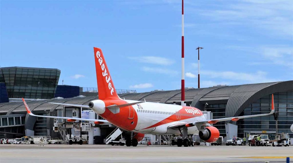 Aereo easyJet all'aeroporto di Cagliari