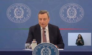Mario Draghi conferenza stampa su Covid e Green Pass