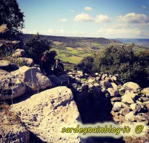 Rovine nuragiche sulla giara di Siddi