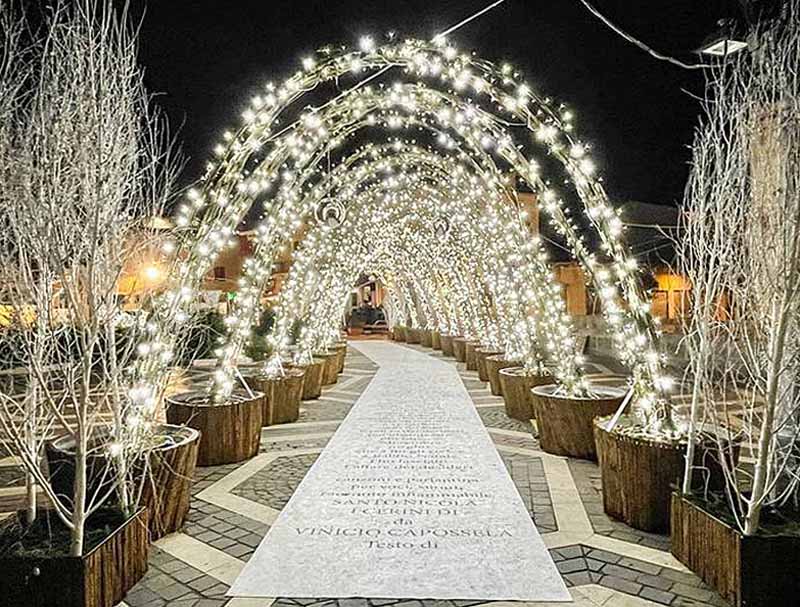 Tunnel luminoso del Natale a Sant'Antioco