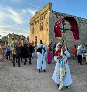 Festa Santa Maria di Sibiola, processione presso la monumentale chiesa campestre