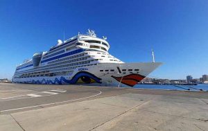 Nave da crociera Aida Blu a Cagliari