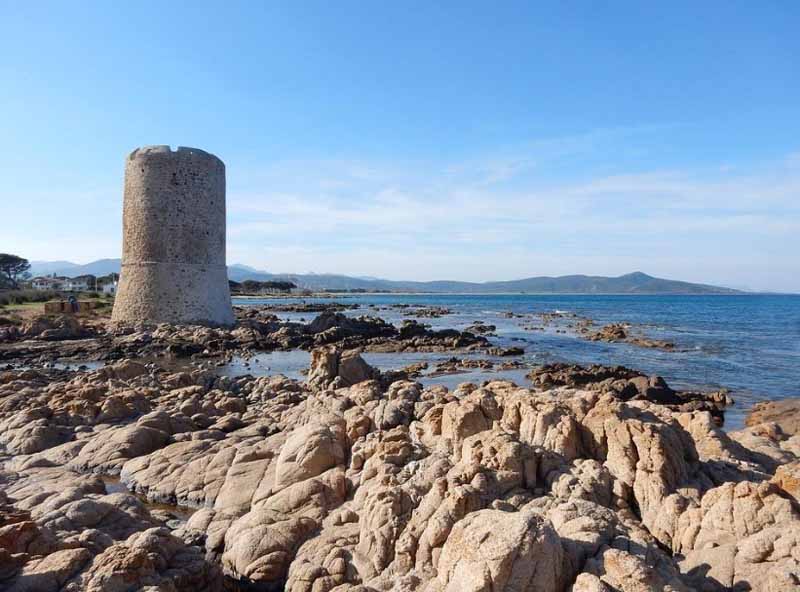 Torre costiera in Sardegna