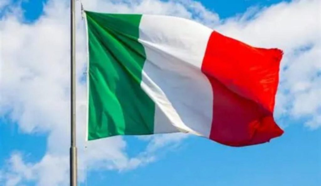 Bandiera italiana - Depositphotos - sardegnainblog.it