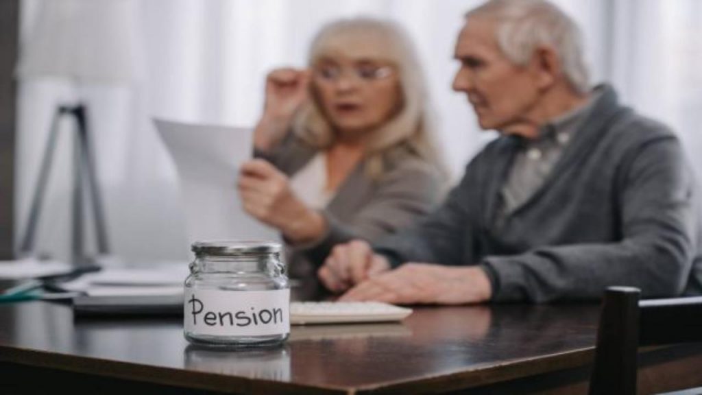 Due anziani in pensione - Corporate - sardegnainblog.it