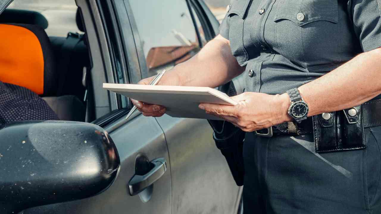 Sassari, raffica di multe sul litorale estivo | Stretta della polizia locale nei weekend di agosto