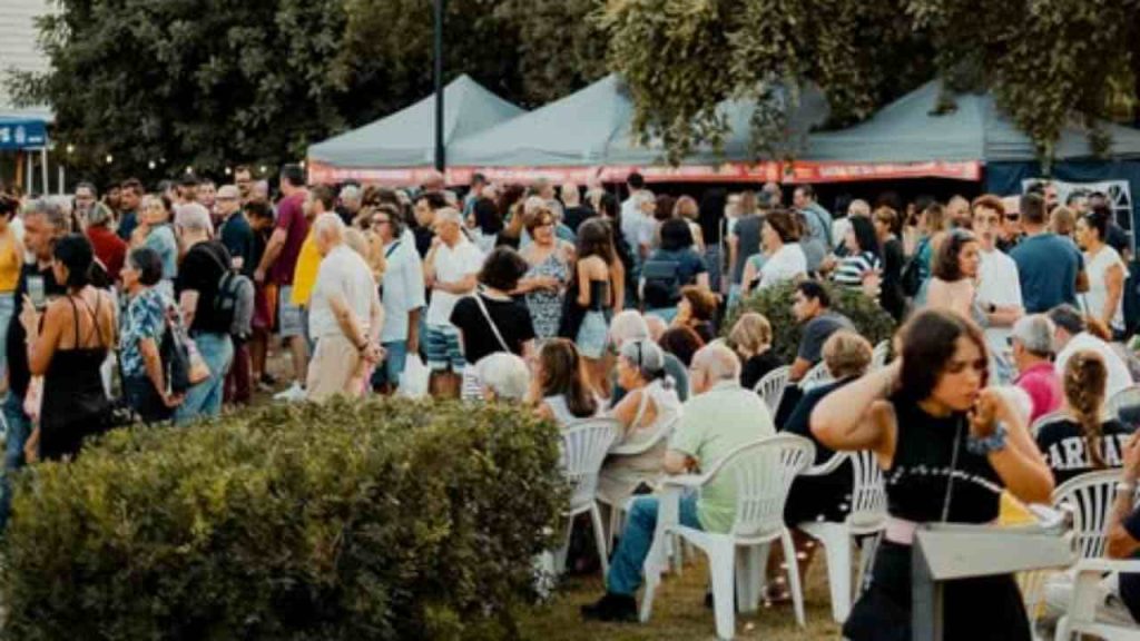 Iglesias, tradizione in festa | Mustatzeddu di qualità e musica nel Parco delle Rimembranze: la sagra ha conquistato tutti