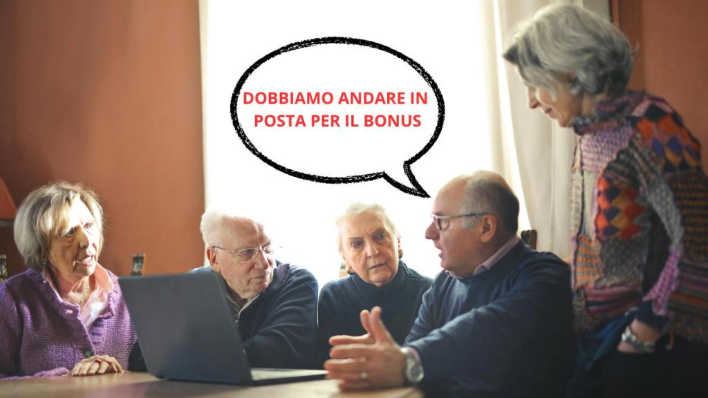 Anziani radunati intorno ad un tavolo