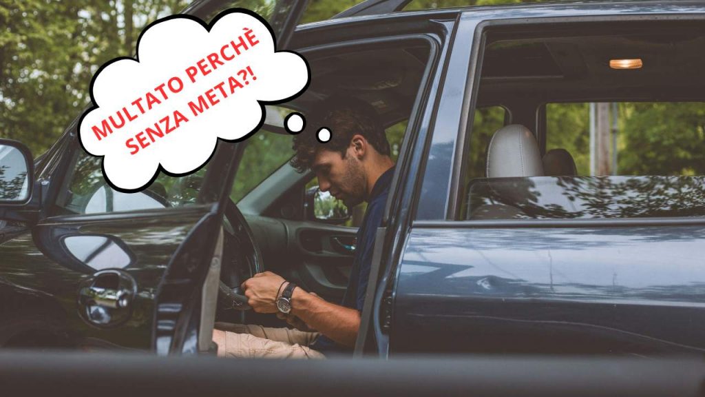 Ragazzo seduto in auto