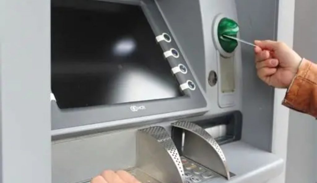 Attenzione ai prelievi al bancomat