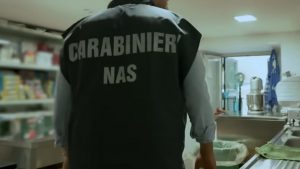 70 chili di alimenti sequestrati