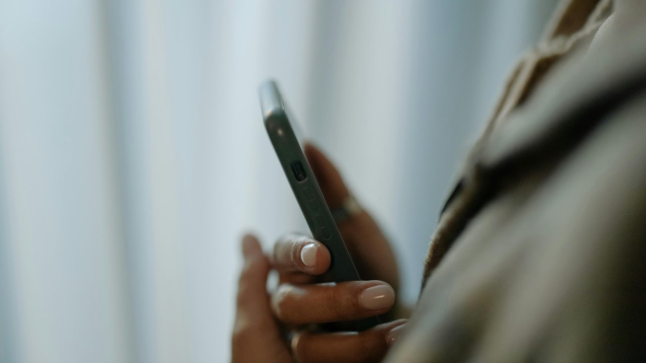 Sassari, raffica di false multe per violazioni stradali | Allarme truffe online: cresce l’allerta in città