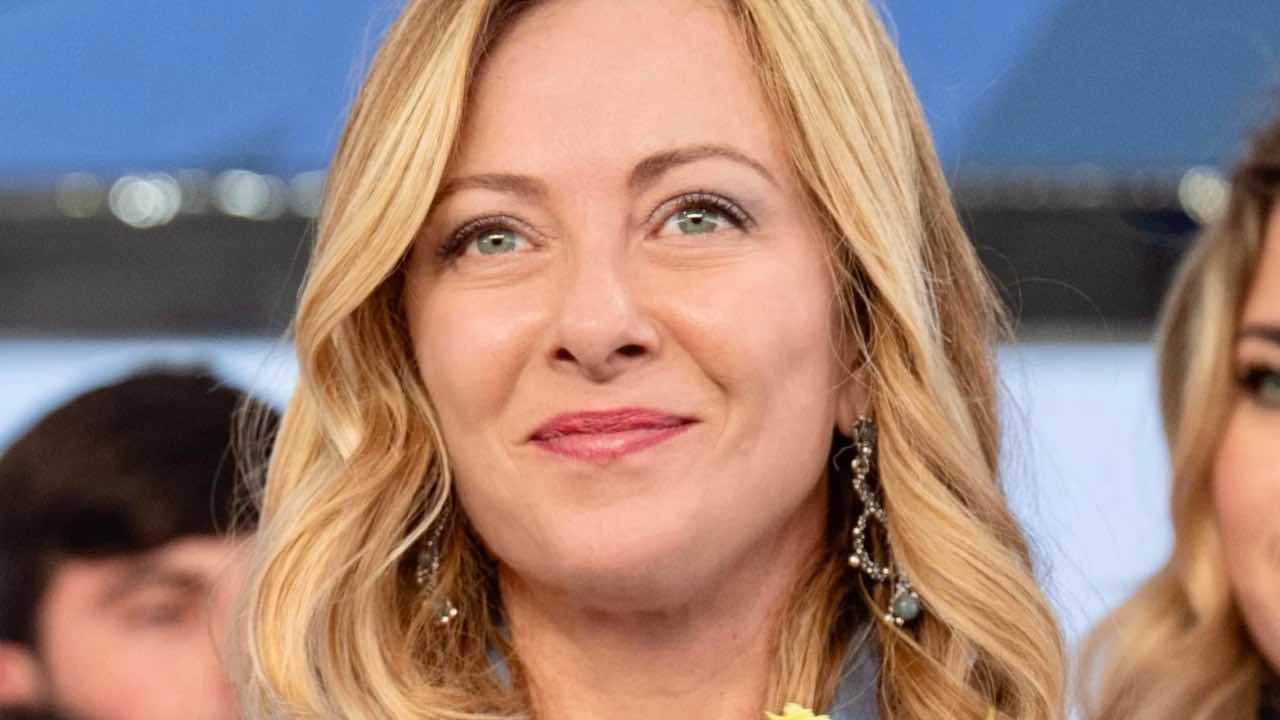 La Meloni sorridente