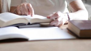 Ad 81 anni ritorna tra i banchi di scuola