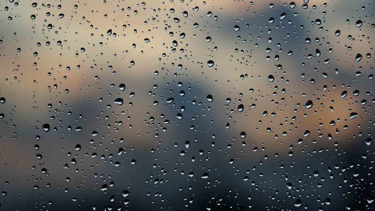 Sardegna, raffiche di maestrale e mareggiate | Onde fino a quattro metri: vento di burrasca in Gallura