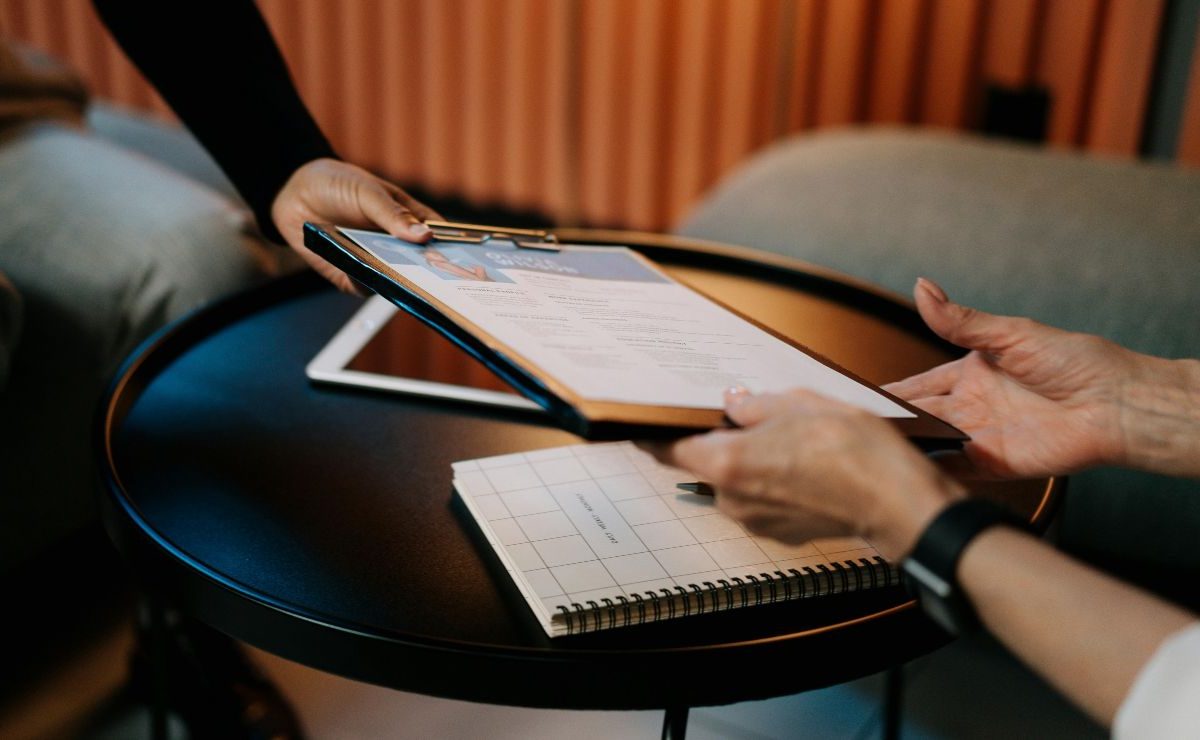 Hai mentito sul CV? Adesso la paghi carissima | Stanno controllando documento per documento