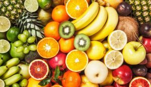 La frutta fa bene ma bisogna consumarla con cautela