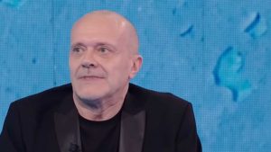 Il cantante ad un passo dalla firma