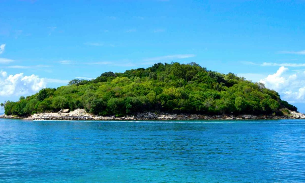 Quest’isola costa come una macchina: l’hanno messa in vendita per una manciata di euro | Puoi comprarla anche tu