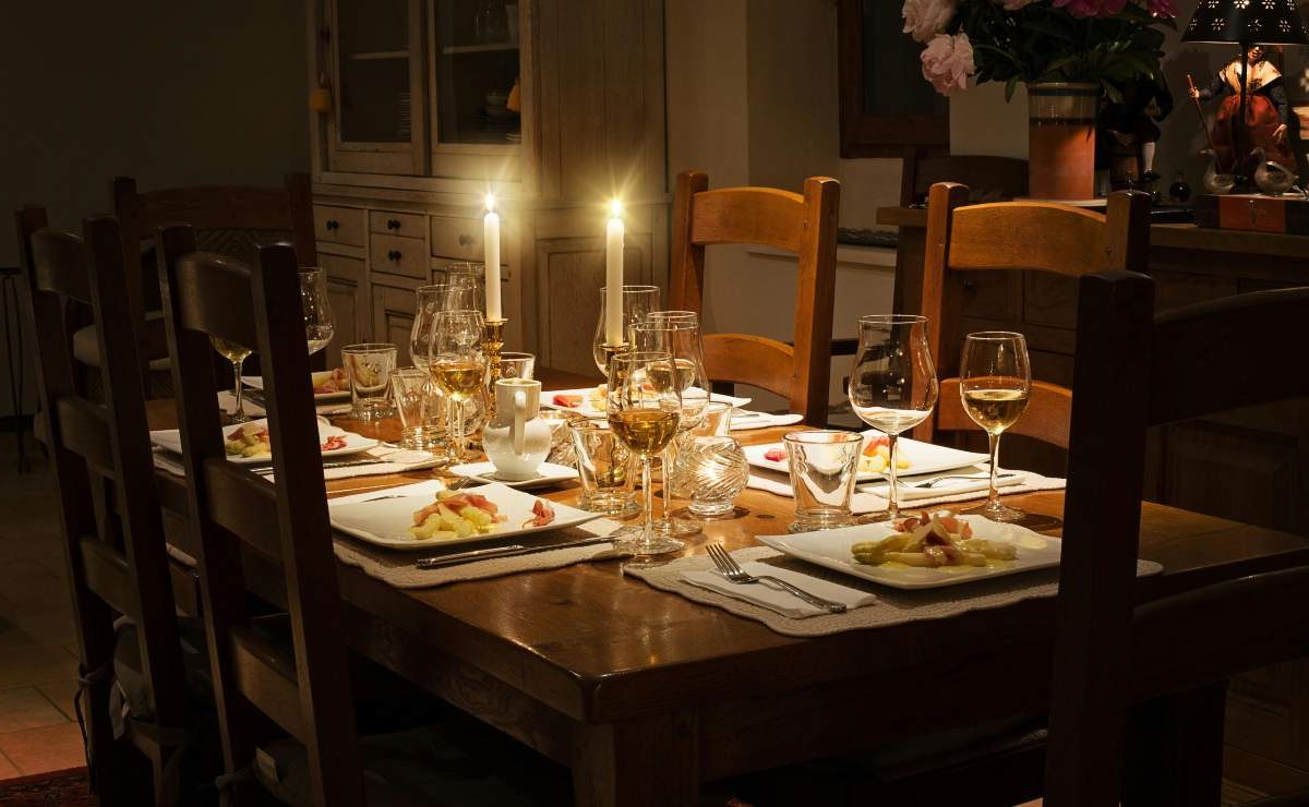 Cena invernale, la scienza ha scoperto l’orario perfetto | “Guai a mangiare più tardi”: ecco che cosa si rischia