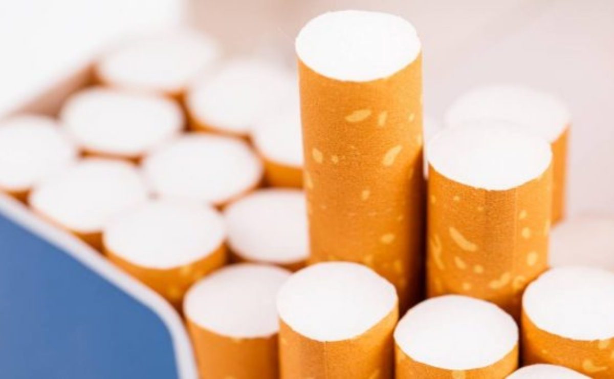 Sigarette, spunta l’aumento più grosso di sempre | 3 euro in più a pacchetto: potranno fumare solo i ricchi